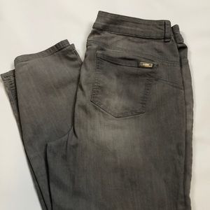 Chico’s so lifting so sliming jeans stretch.